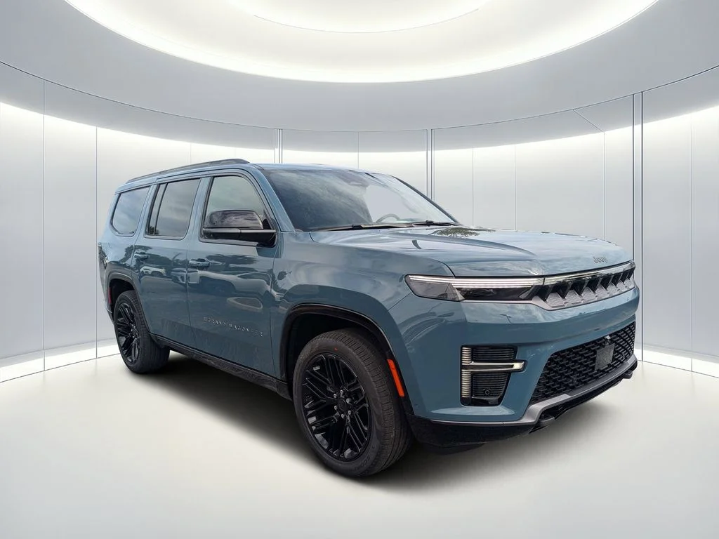 New 2026 Steel Blue Exterior Paint Jeep Limited Reserve image 2