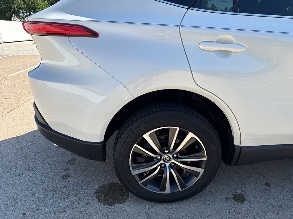 2022 Toyota Venza LE - Photo 6