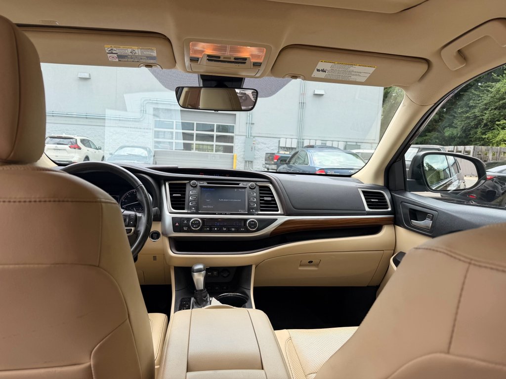 Used 2019 Toasted Walnut Pearl Toyota Limited image 8