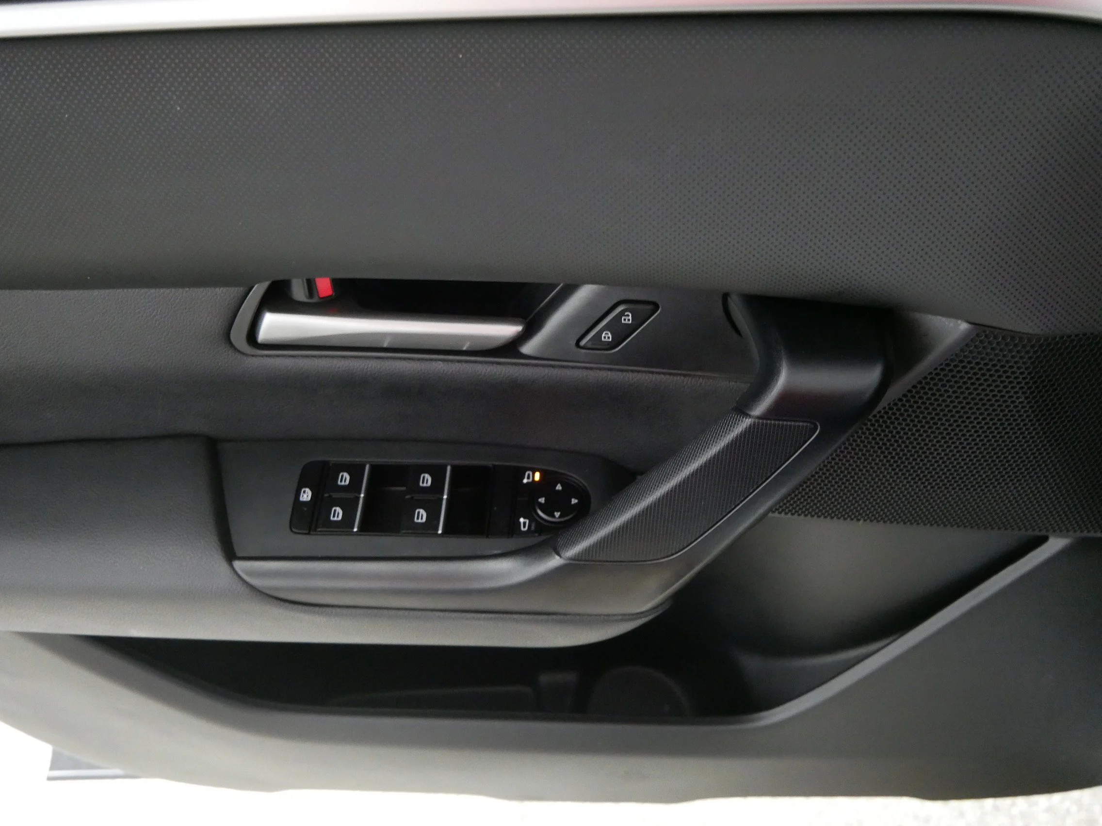 Used 2024 Wind Chill Pearl Mazda 2.5 S Preferred Package image 19