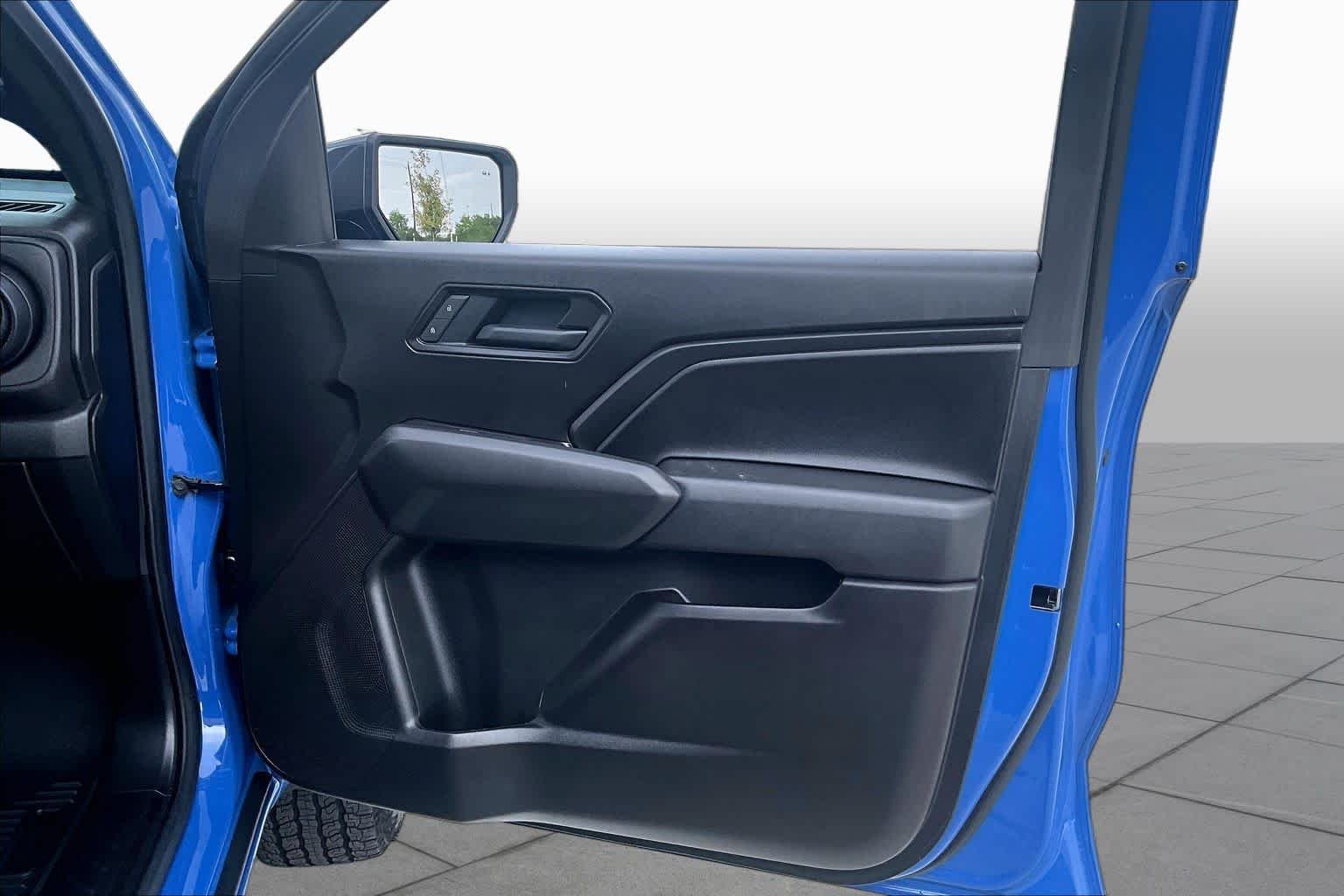 Used 2025 Reef Blue Metallic Chevrolet 4WD Trail Boss image 25