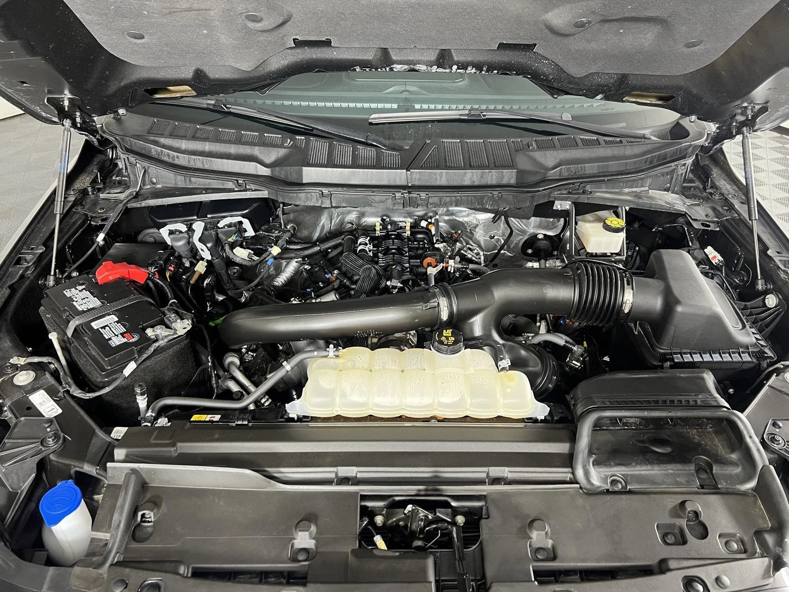 Used 2024 Carbonized Gray Ford XLT image 39