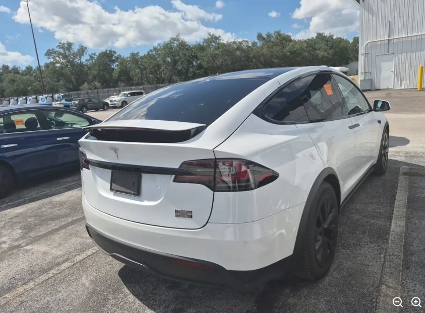 Used 2022 White Tesla Plaid image 3