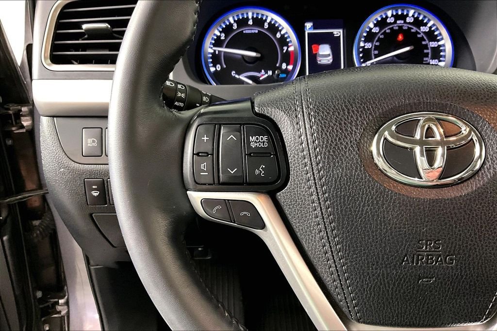 Certified Used 2019 Gray Toyota Limited image 10
