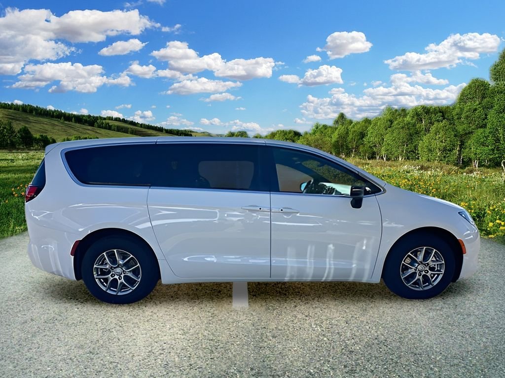 New 2026 Bright White Clear-Coat Exterior Paint Chrysler LX image 3
