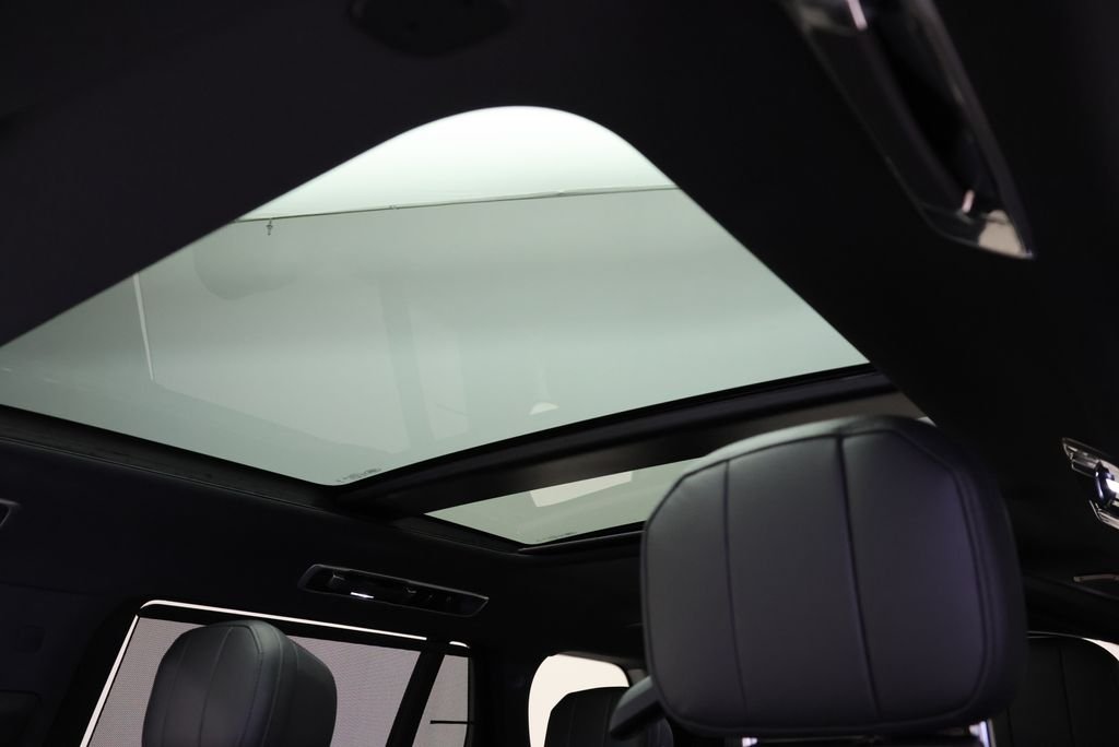 2026 Land Rover Range Rover SE - Photo 13