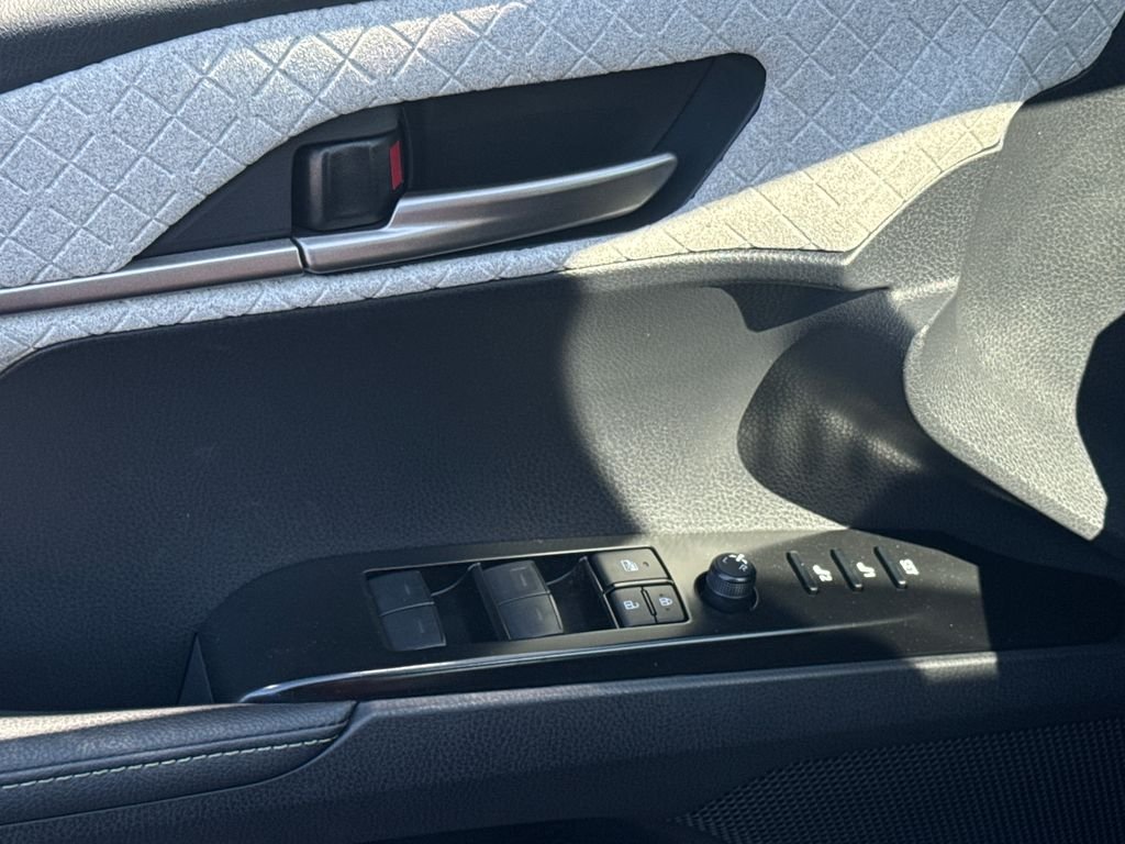 2026 Toyota Camry XLE - Photo 31