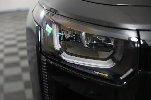 New 2026 Diamond Black Crystal Pearl-Coat Exterior Paint Jeep Laredo image 30