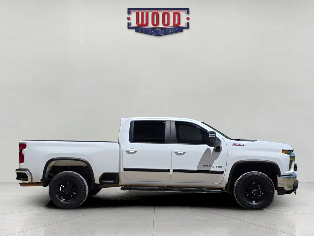Used 2022 Summit White Chevrolet LT image 2