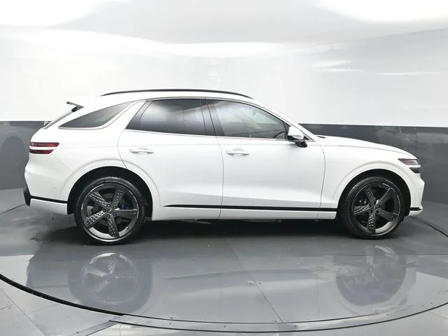 Used 2025 White Genesis 3.5T Sport image 8