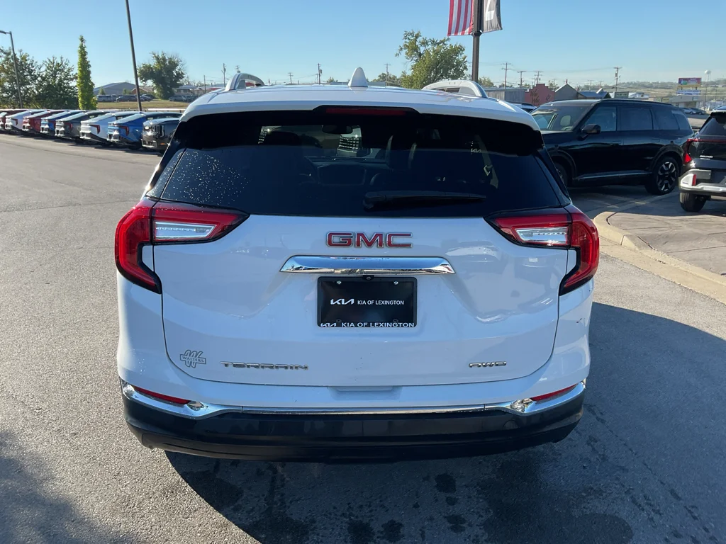 Used 2022 Summit White GMC SLT image 10