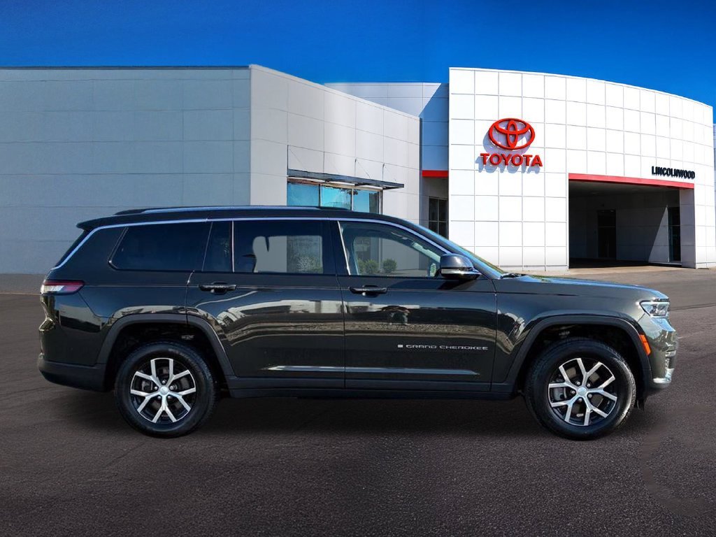 Used 2023 Gray Jeep Limited image 9