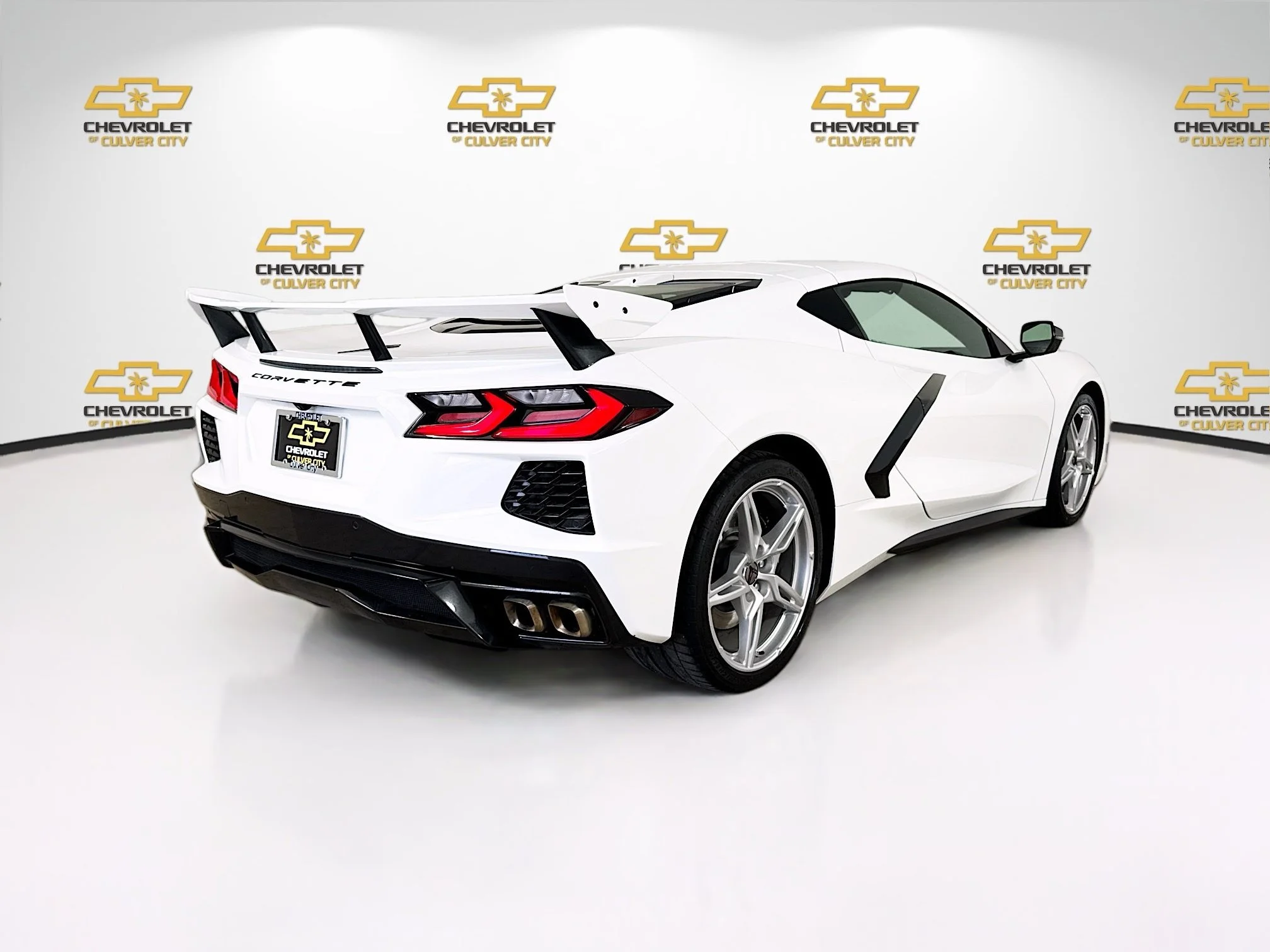 Used 2024 Arctic White Chevrolet 1LT image 8