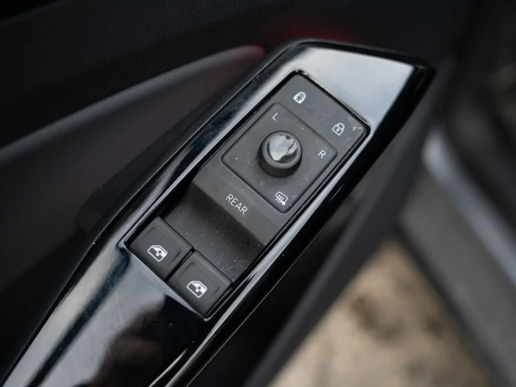 Used 2023 Gray Volkswagen Pro S image 16