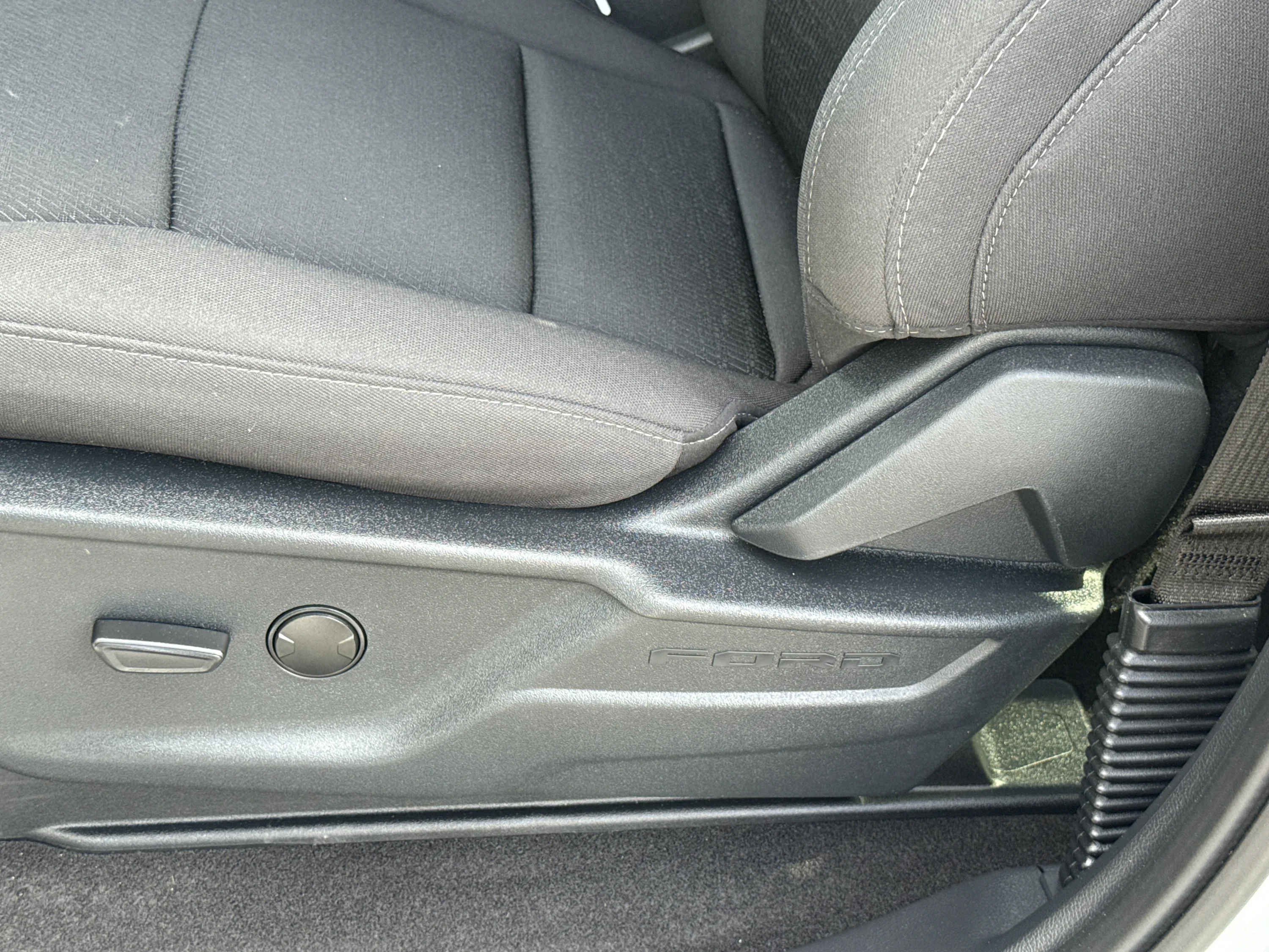 Used 2026 Avalanche Ford XLT image 30