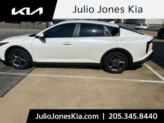 2025 Kia K4 LXS AT's photo