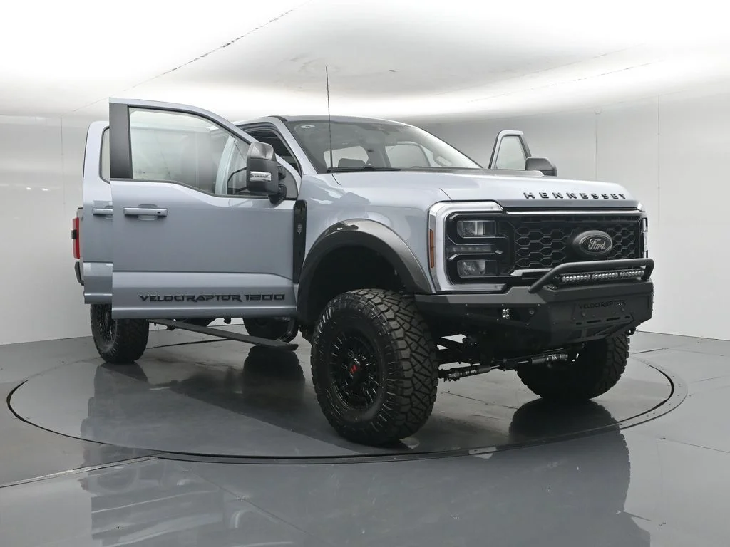 New 2026 Glacier Gray Metallic Tri-Coat Ford Lariat image 36