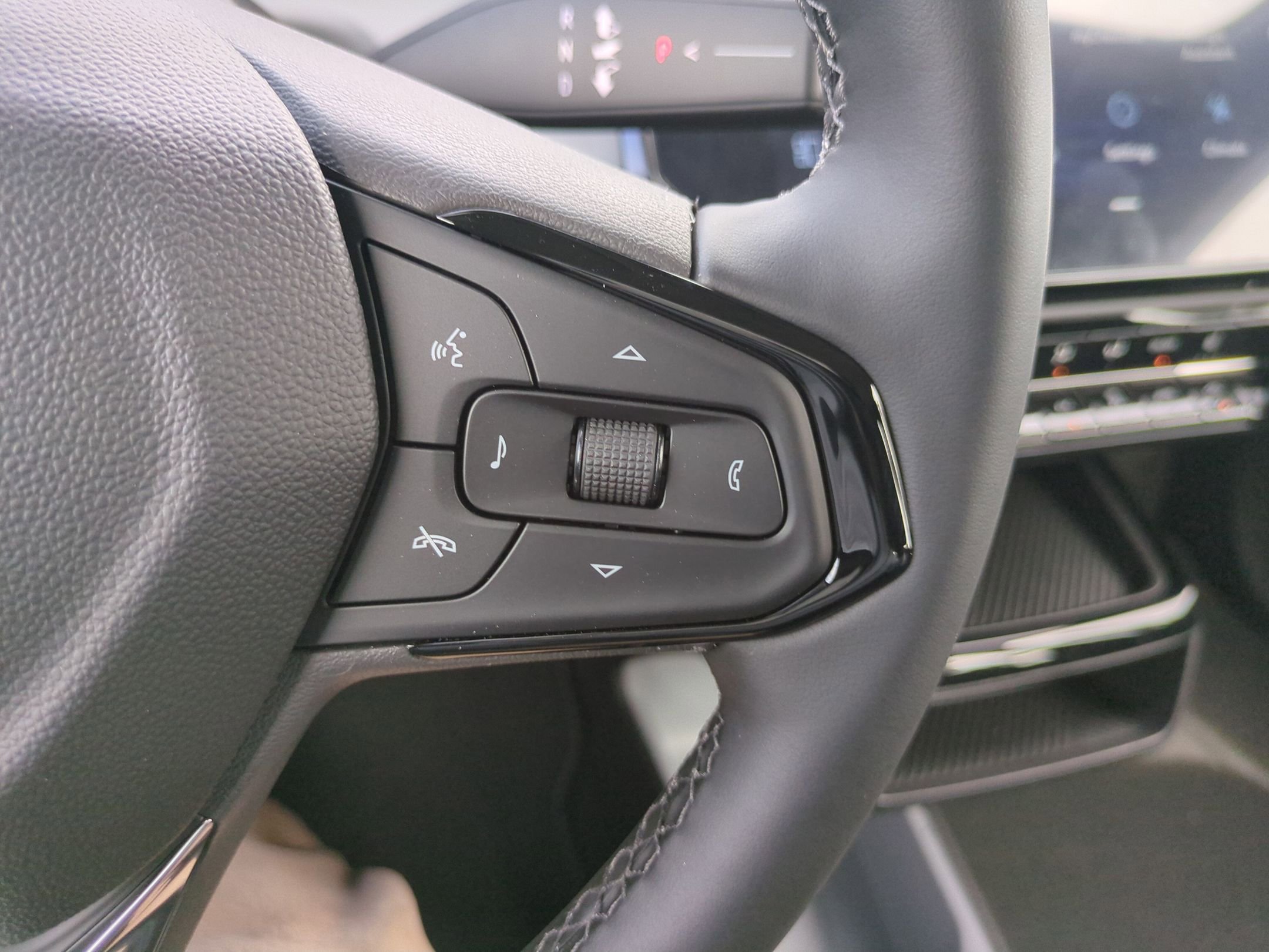New 2027 Mosaic Black Metallic Chevrolet LT image 22