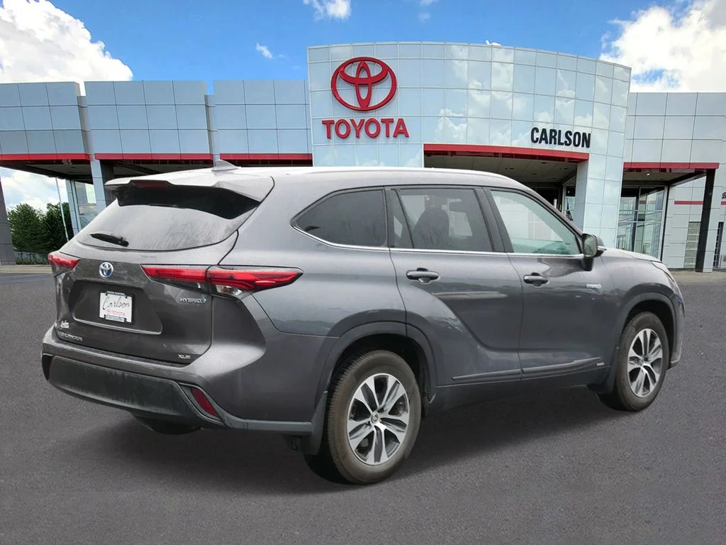 Used 2021 Gray Toyota XLE image 5