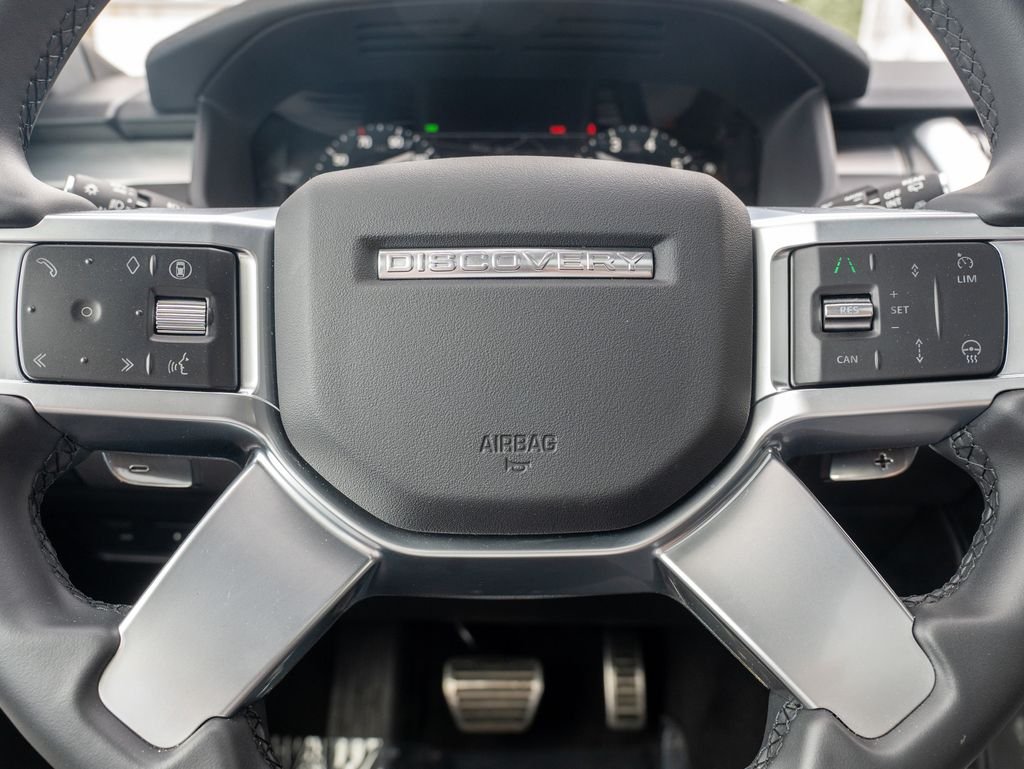 Used 2025 Gray Land Rover Dynamic SE image 15