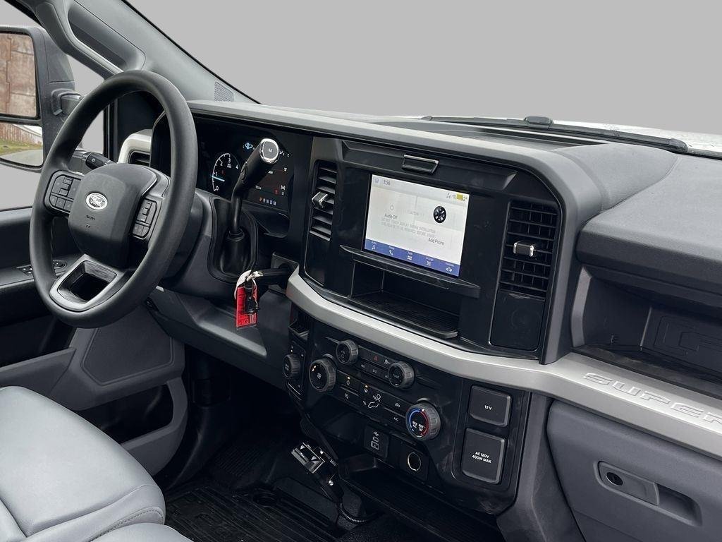 2025 Ford F-550 Super Duty Chassis Cab XL - Photo 19