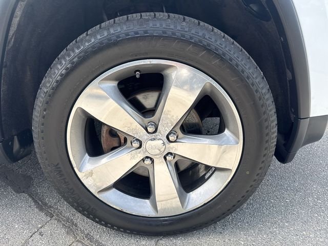 Used 2014 White Jeep Limited image 10