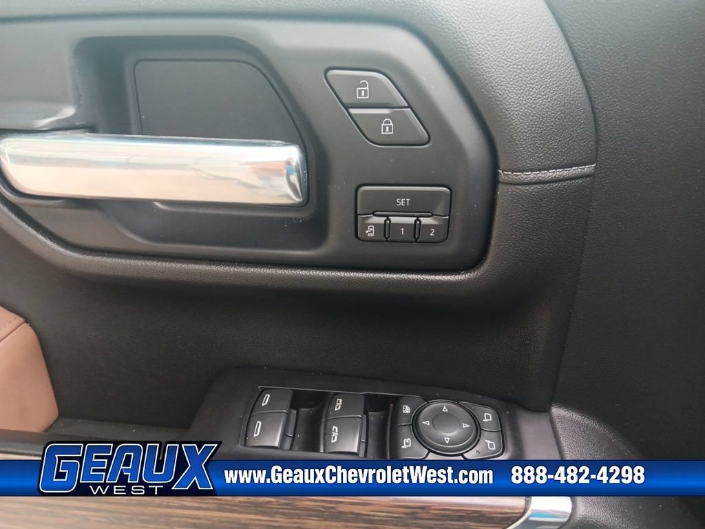 Used 2019 IRIDESCENT PEARL TRICOAT Chevrolet High Country image 25