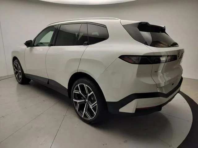 New 2027 Alpine White BMW  image 4
