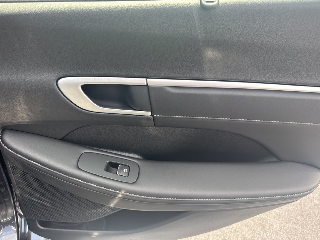 Used 2025 Gray Hyundai Limited image 15