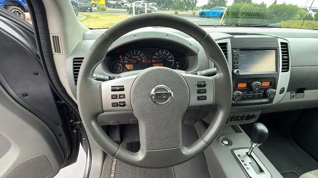 Used 2020 Gray Nissan SV image 26
