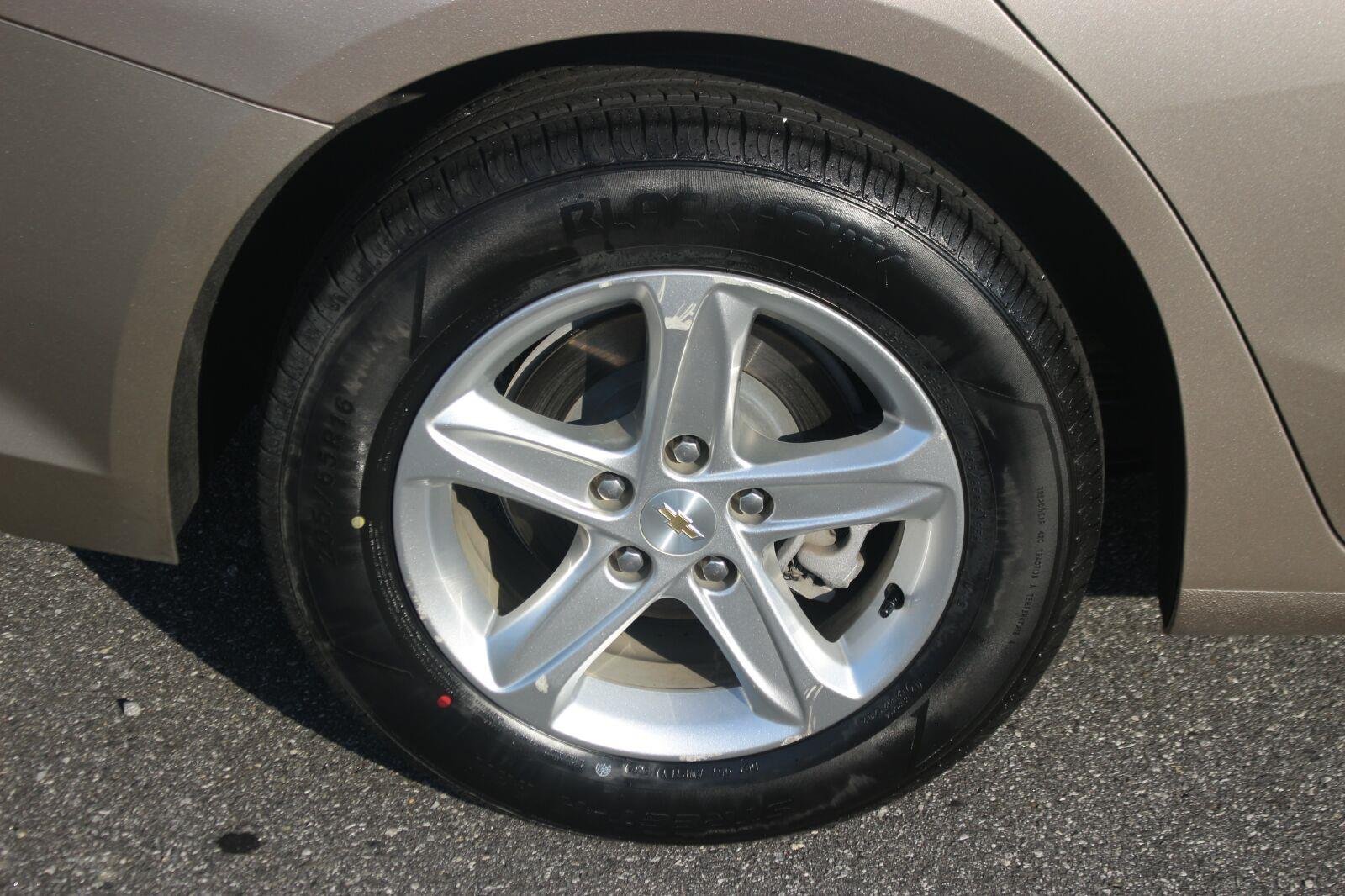Used 2024 Mineral Gray Metallic Chevrolet 1LT image 33