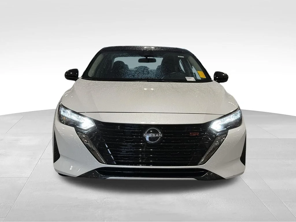 Used 2025 White Nissan SR image 26