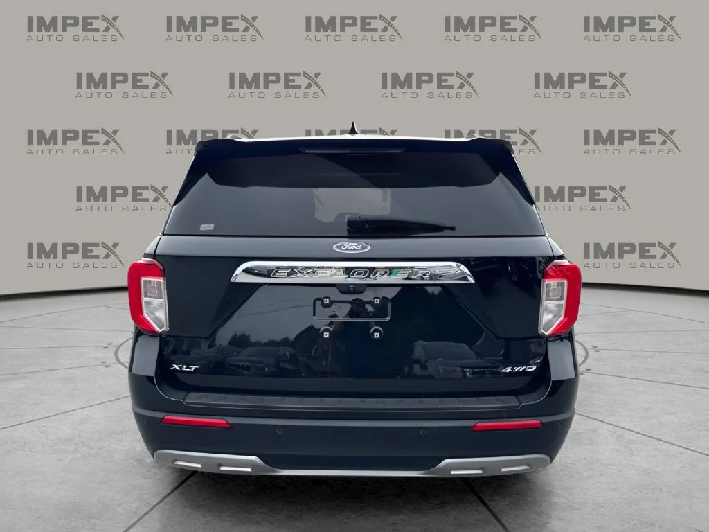 Used 2023 Black Ford XLT image 4