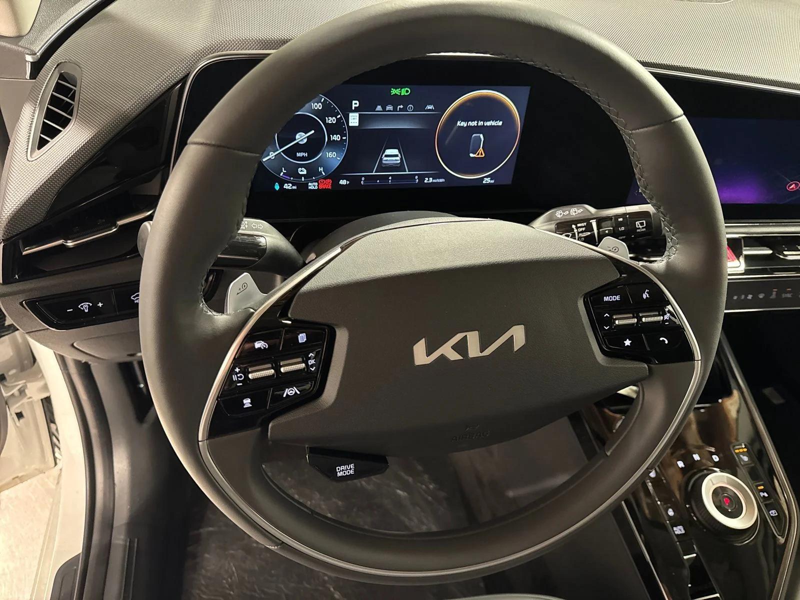 New 2026 Gray Kia Wind image 15