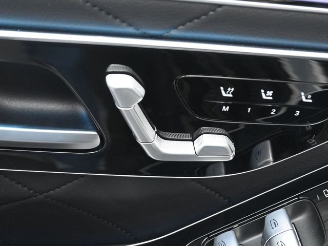 Used 2025 Black Mercedes-Benz S 580 image 21