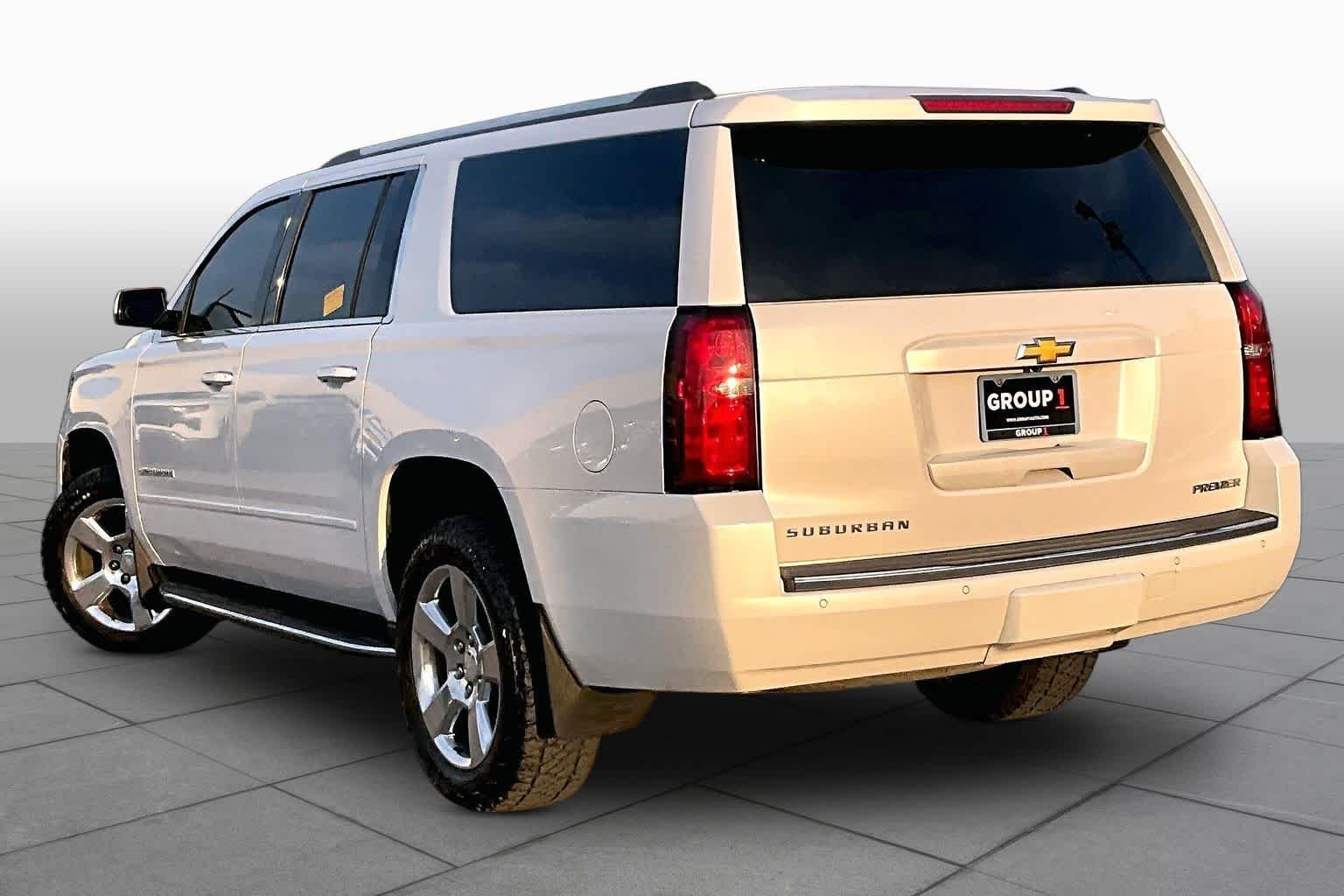 Used 2019 Iridescent Pearl Tricoat Chevrolet Premier image 12