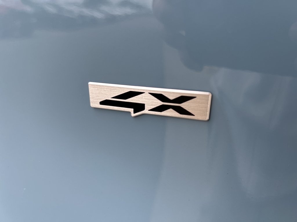 New 2027 Frost Blue / Black Roof Kia S image 7