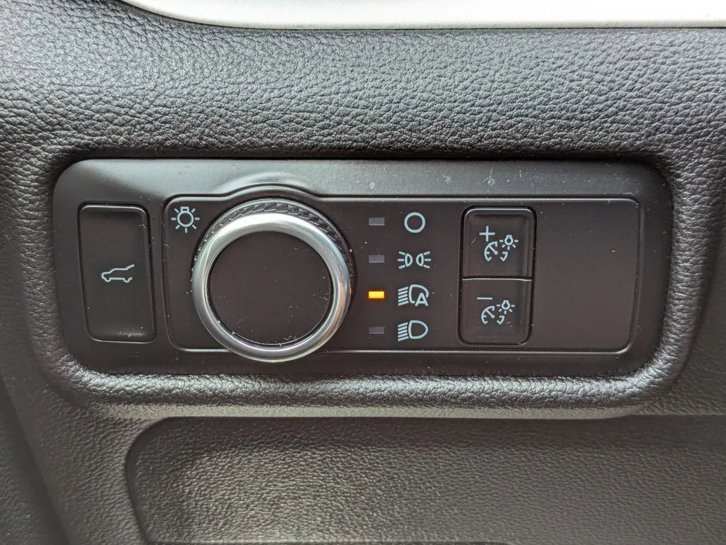 Used 2023 Silver Ford XLT image 26