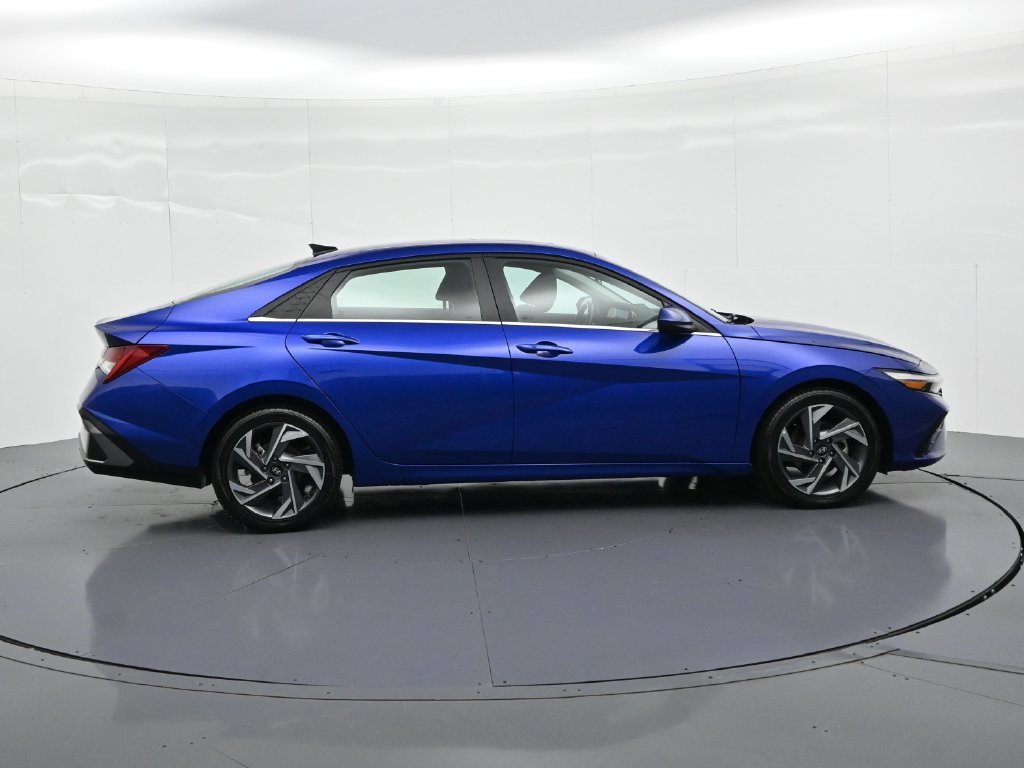 Used 2025 Blue Hyundai SEL Convenience image 5