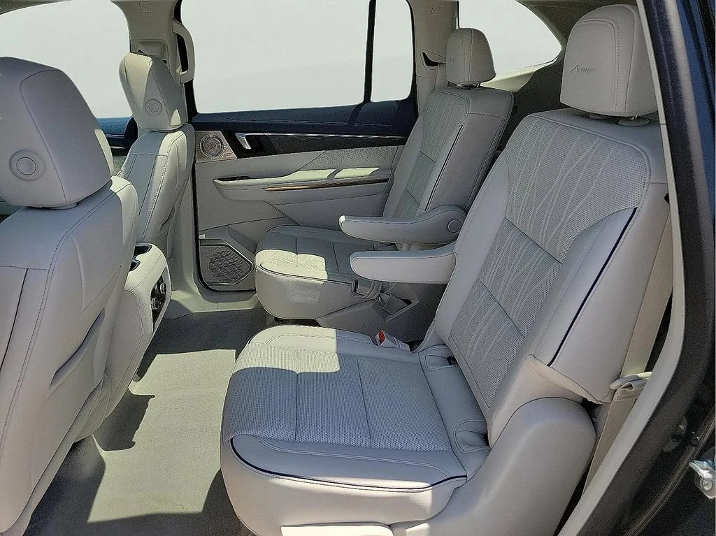 2026 Buick Enclave Avenir - Photo 13