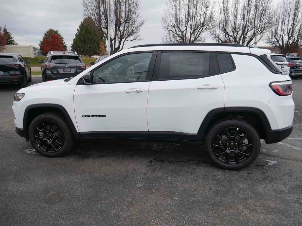 Used 2026 White Jeep Latitude image 16