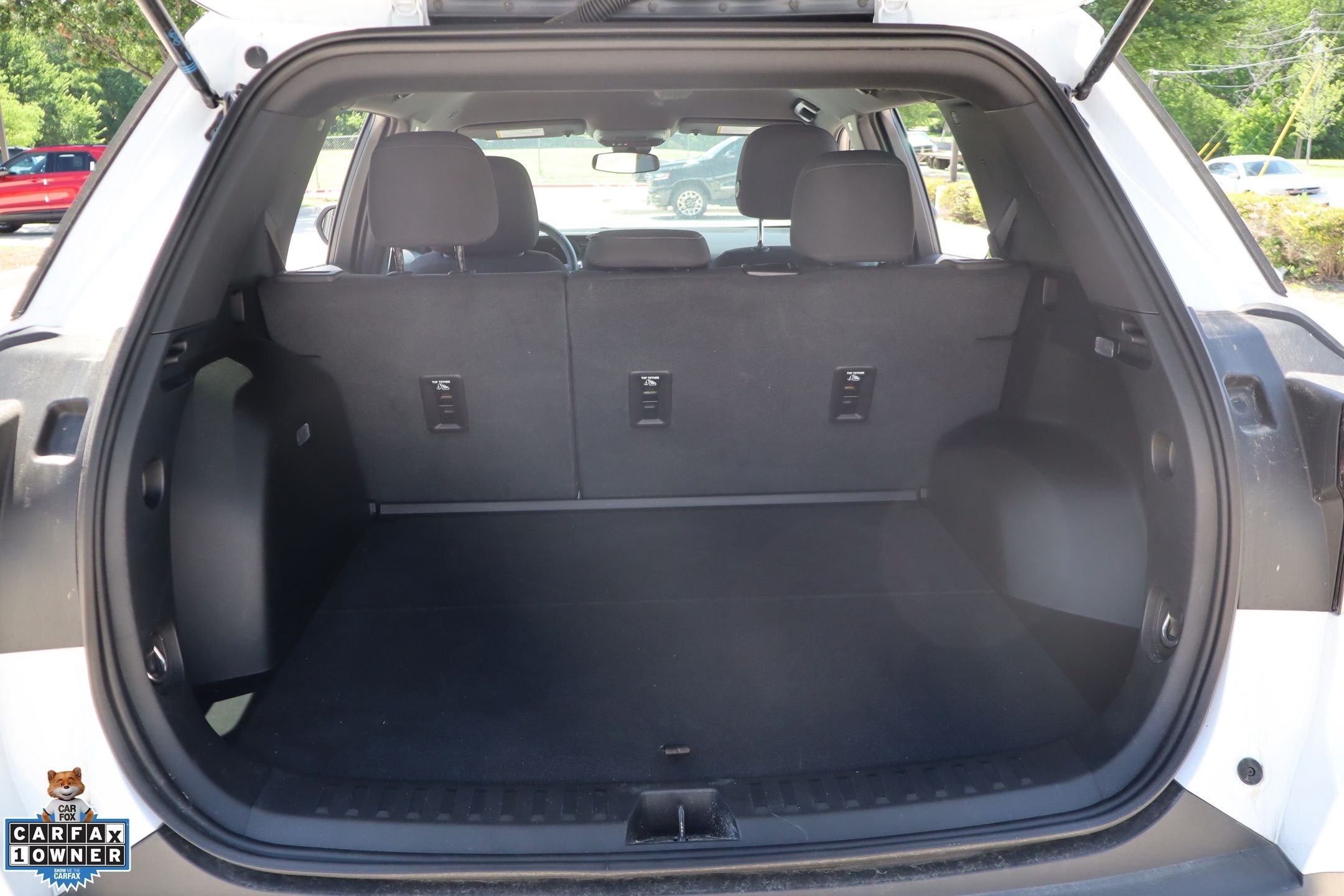 Used 2026 White GMC Elevation image 25