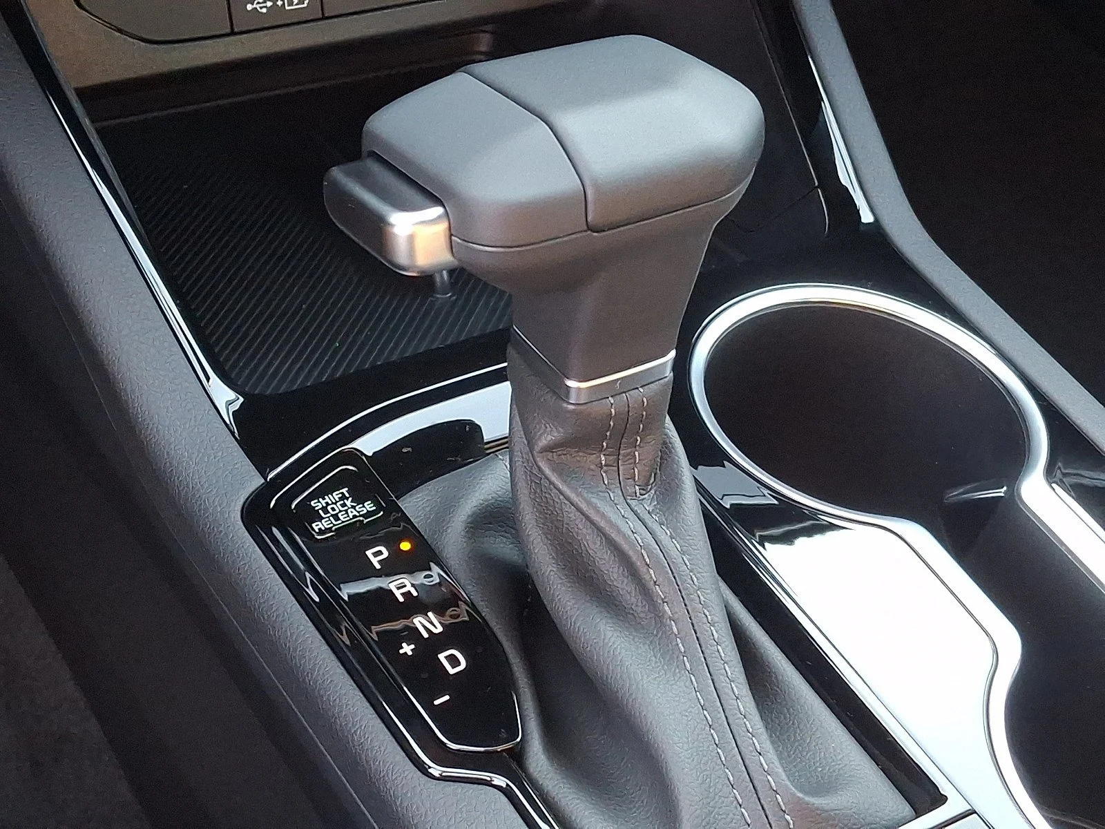 New 2026 Wolf Gray Kia GT-Line FWD image 8