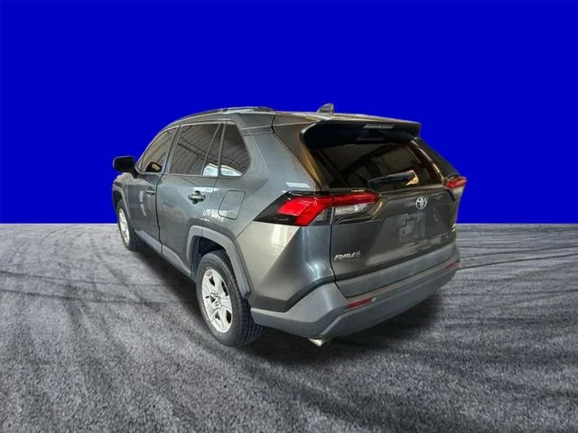 Used 2020 Gray Toyota XLE image 3
