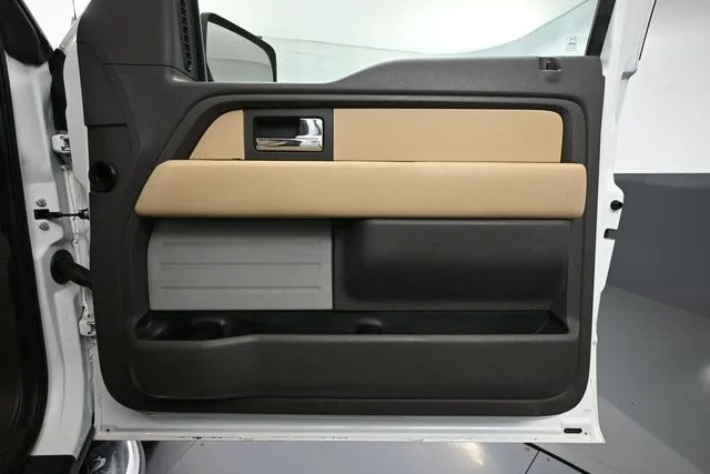 Used 2013 White Ford XLT image 30