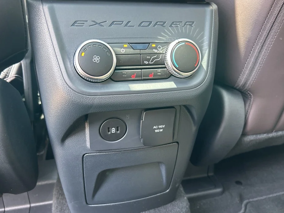 New 2026 Star White Metallic Tri-Coat Ford Platinum™ image 18
