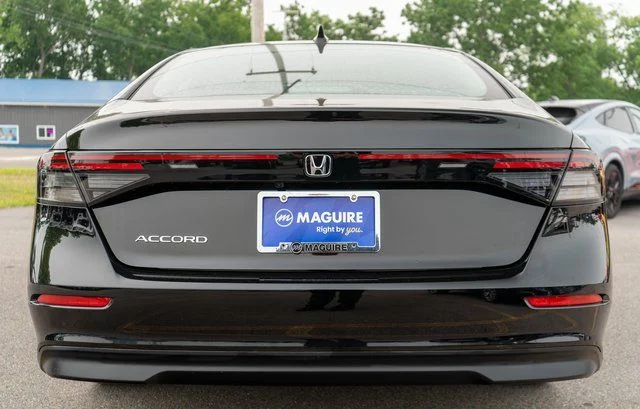 Used 2023 Black Honda EX image 7