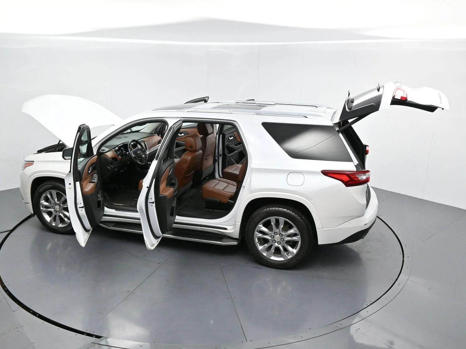 Used 2019 IRIDESCENT PEARL TRICOAT Chevrolet High Country image 51
