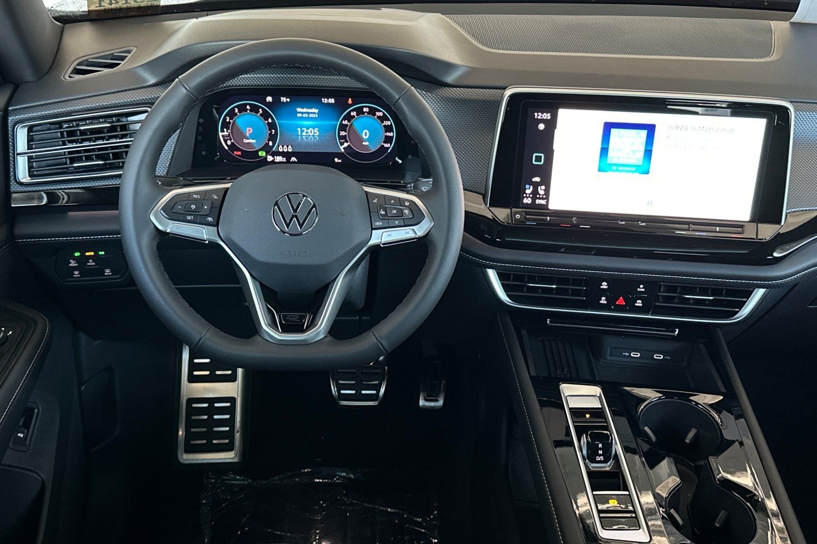 2026 Volkswagen Atlas Cross Sport SEL Premium R-LINE - Photo 14