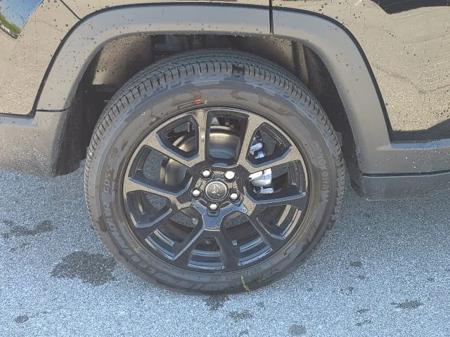 New 2026 Black Jeep Latitude image 30